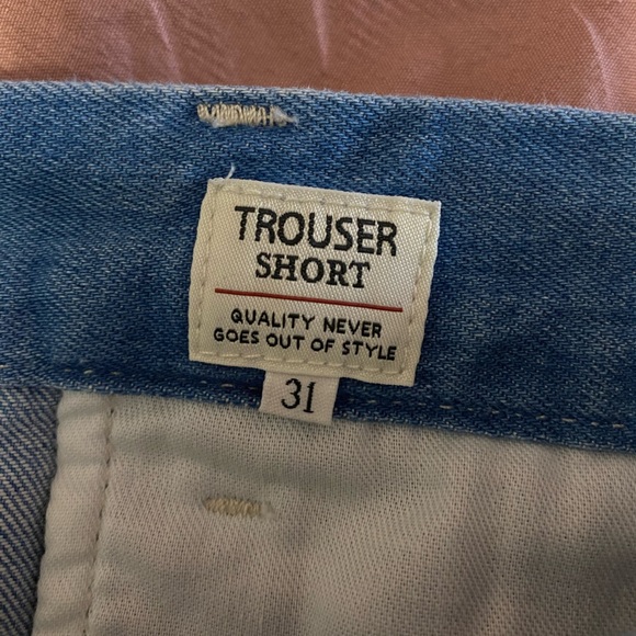 Levi’s Women’s Trouser Shorts Size 31 - Picture 5 of 5